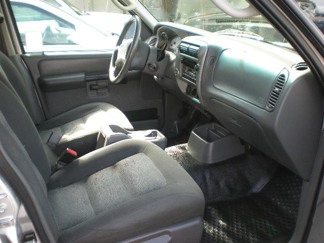 Ford Explorer Sport Trac 2004 photo 4