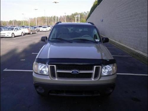Ford Explorer Sport Trac 2004 photo 1