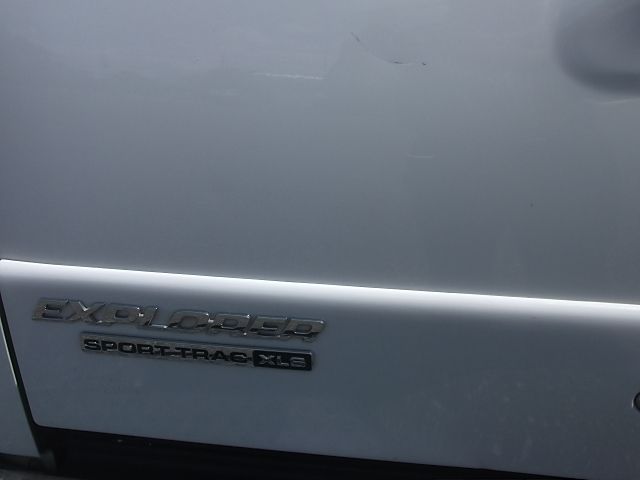 Ford Explorer Sport Trac 2004 photo 3