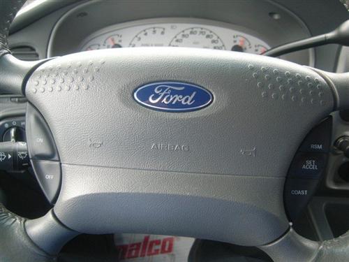 Ford Explorer Sport Trac 2004 photo 4