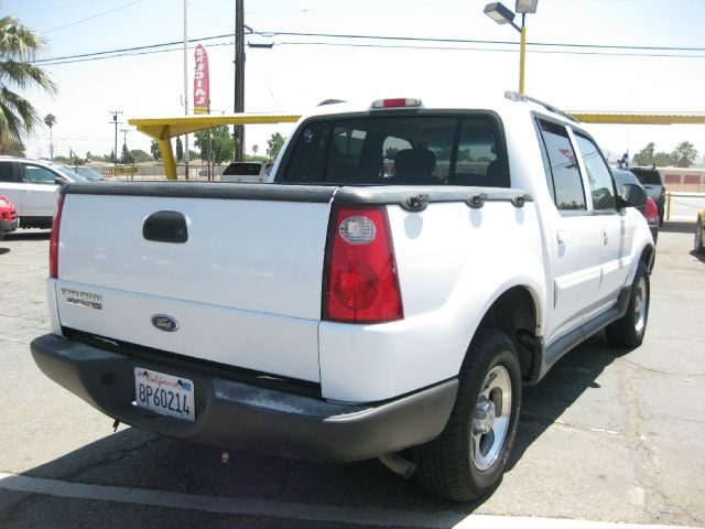 Ford Explorer Sport Trac 2004 photo 4