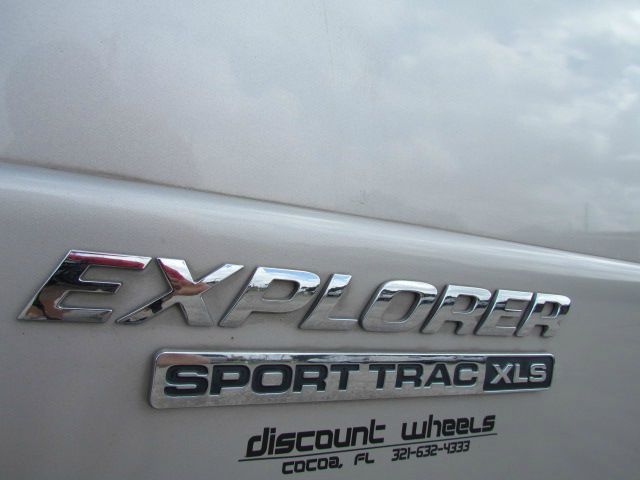 Ford Explorer Sport Trac 2004 photo 6