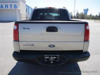 Ford Explorer Sport Trac 2004 photo 2