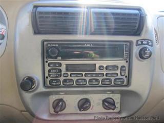 Ford Explorer Sport Trac 2004 photo 4