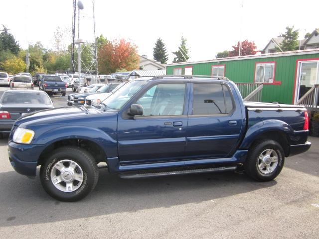 Ford Explorer Sport Trac 2004 photo 1