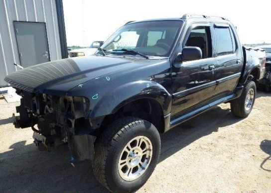 Ford Explorer Sport Trac 2004 photo 2