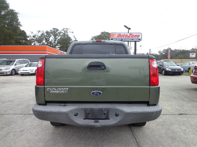 Ford Explorer Sport Trac 2004 photo 1