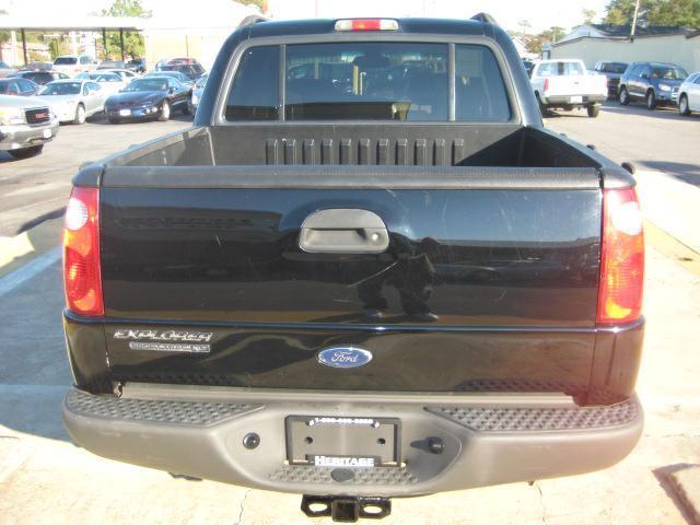 Ford Explorer Sport Trac 2005 photo 2