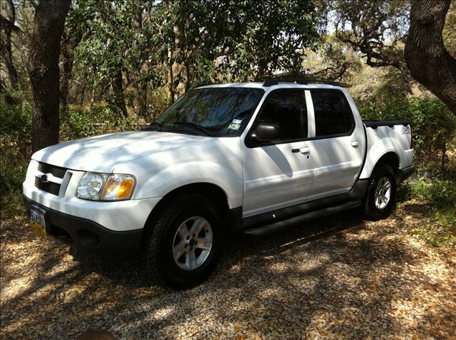 Ford Explorer Sport Trac ESi Pickup