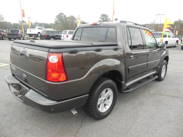 Ford Explorer Sport Trac 2005 photo 2