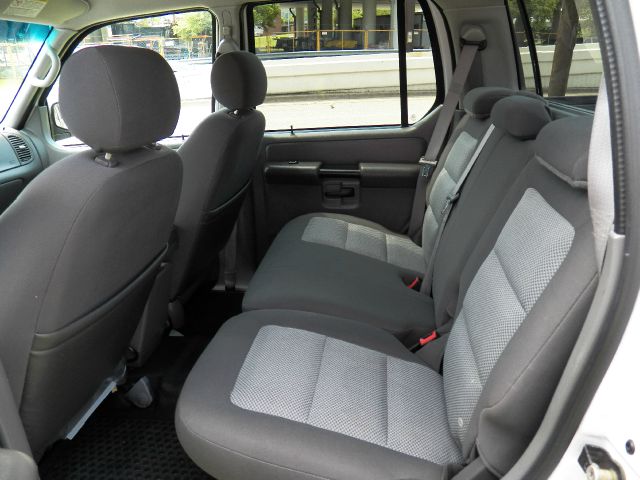 Ford Explorer Sport Trac 2005 photo 12
