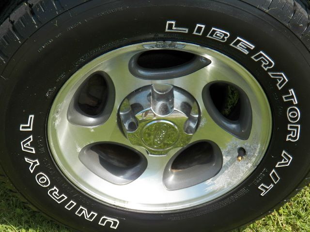 Ford Explorer Sport Trac 2005 photo 19