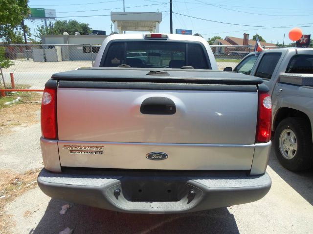 Ford Explorer Sport Trac 2005 photo 1