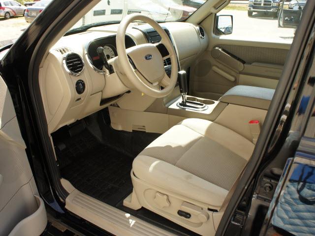 Ford Explorer Sport Trac 2007 photo 2