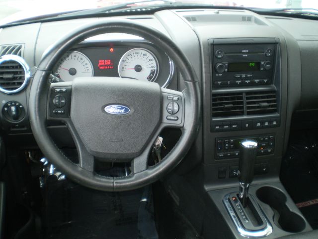 Ford Explorer Sport Trac 2007 photo 2