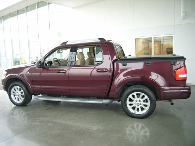 Ford Explorer Sport Trac 2007 photo 2