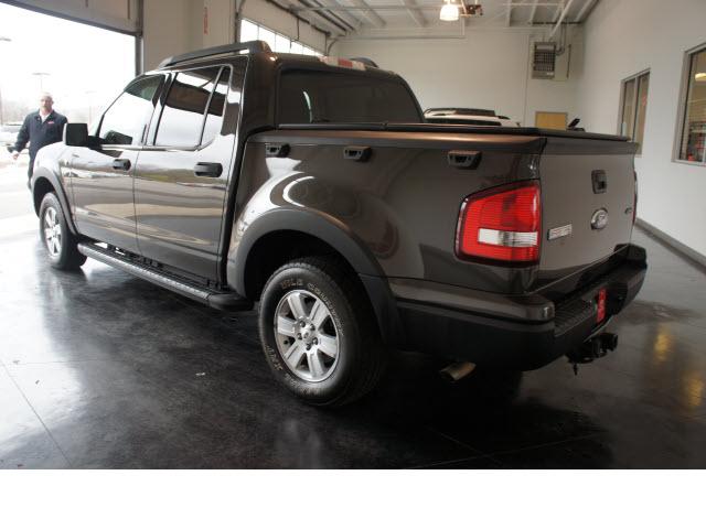 Ford Explorer Sport Trac 2007 photo 2