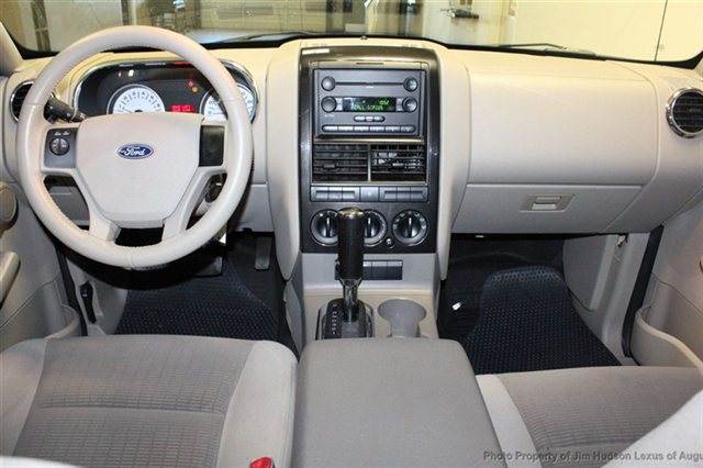 Ford Explorer Sport Trac 2007 photo 1
