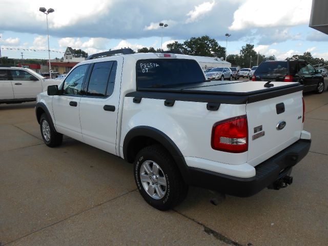 Ford Explorer Sport Trac 2007 photo 2