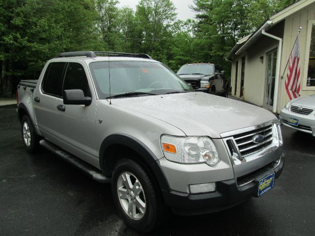 Ford Explorer Sport Trac 4WD 5dr EX Pickup Truck
