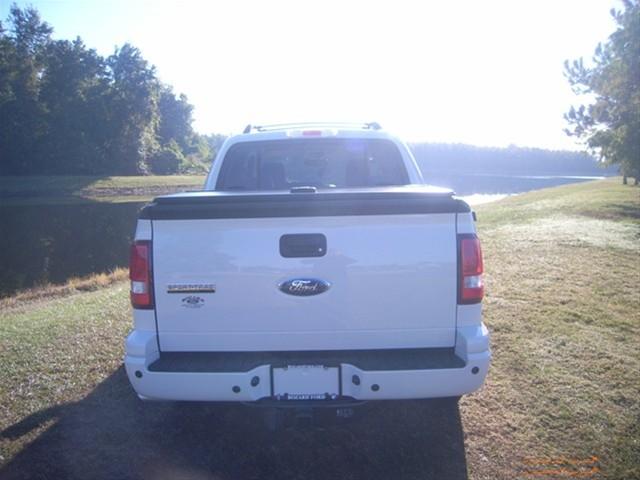 Ford Explorer Sport Trac 2010 photo 3