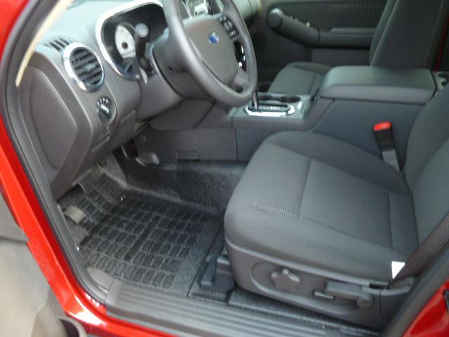 Ford Explorer Sport Trac 2010 photo 3