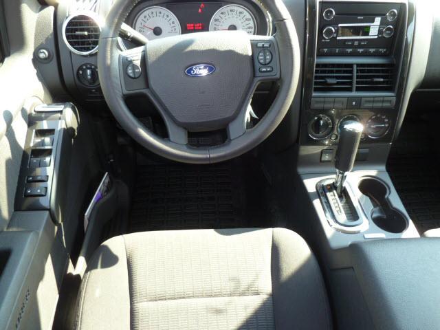 Ford Explorer Sport Trac 2010 photo 5