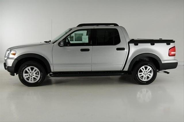 Ford Explorer Sport Trac 2010 photo 2