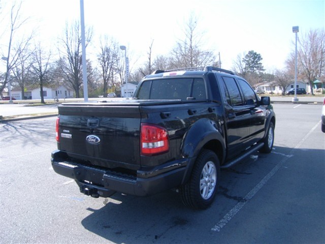 Ford Explorer Sport Trac 2010 photo 3
