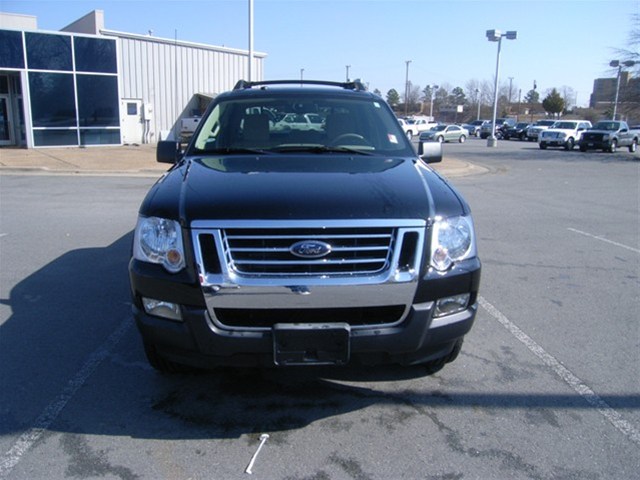 Ford Explorer Sport Trac 2010 photo 4