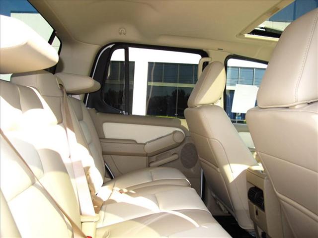 Ford Explorer Sport Trac 2010 photo 3