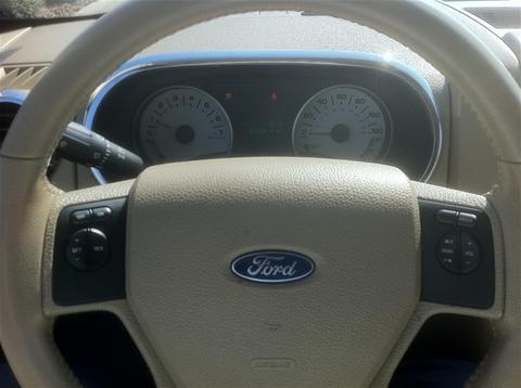 Ford Explorer Sport Trac 2010 photo 1