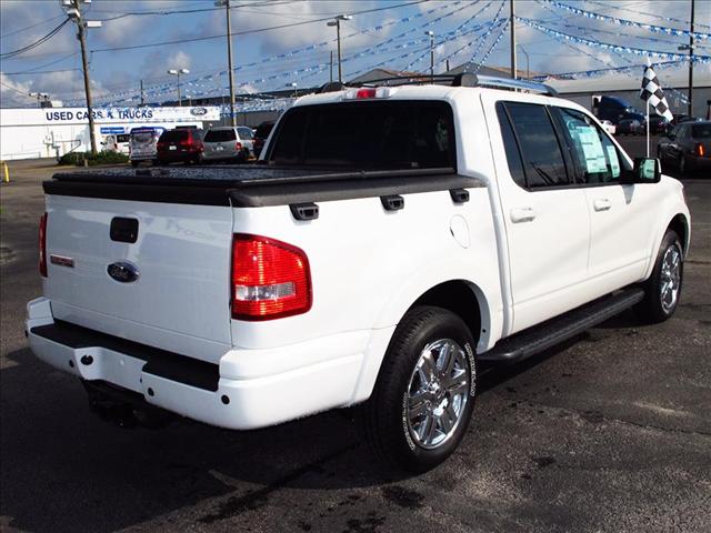 Ford Explorer Sport Trac 2010 photo 1