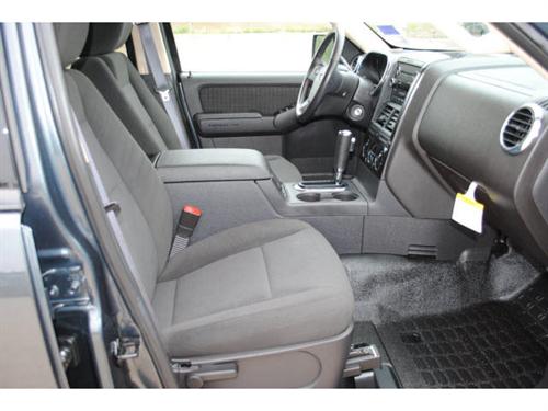 Ford Explorer Sport Trac 2010 photo 3
