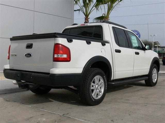 Ford Explorer Sport Trac 2010 photo 3
