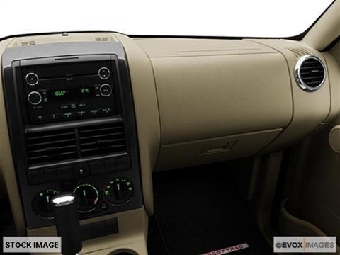 Ford Explorer Sport Trac 2010 photo 1