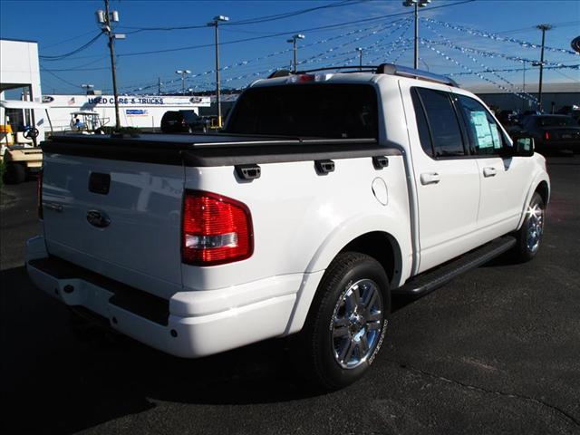 Ford Explorer Sport Trac 2010 photo 2