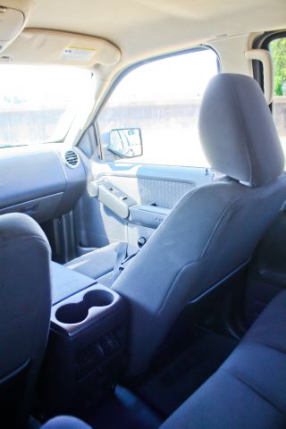 Ford Explorer Sport Trac 2010 photo 2