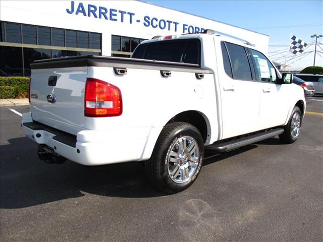 Ford Explorer Sport Trac 2010 photo 1