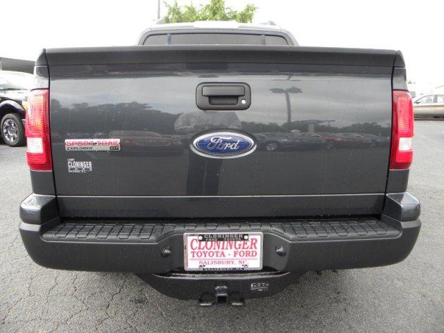 Ford Explorer Sport Trac 2010 photo 2