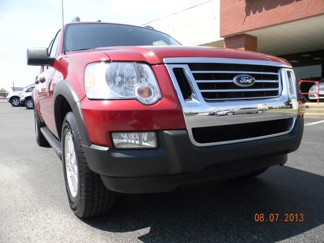 Ford Explorer Sport Trac 2010 photo 2