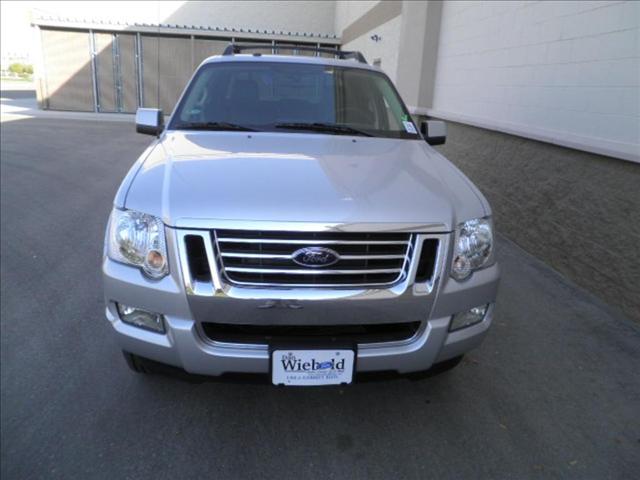 Ford Explorer Sport Trac 2010 photo 1
