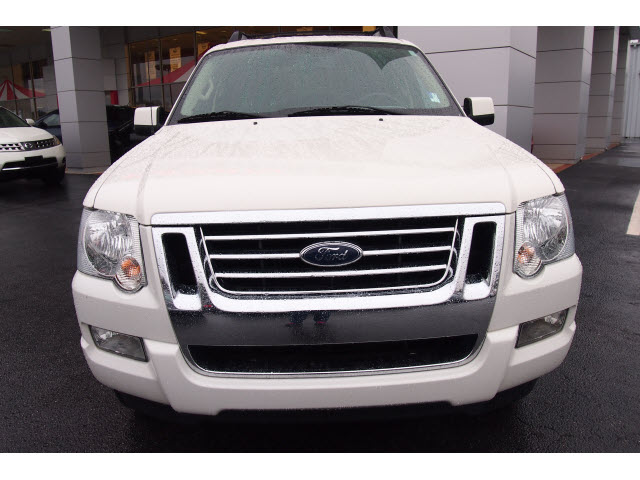 Ford Explorer Sport Trac 2010 photo 1