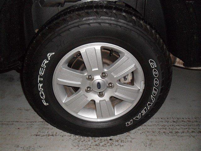 Ford Explorer Sport Trac 2010 photo 2