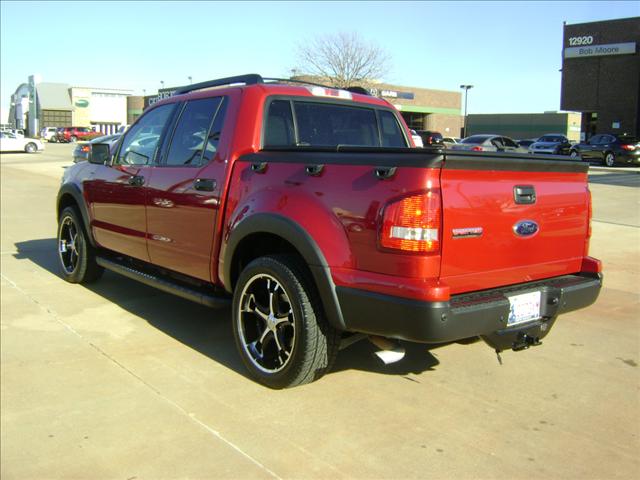 Ford Explorer Sport Trac 2010 photo 3