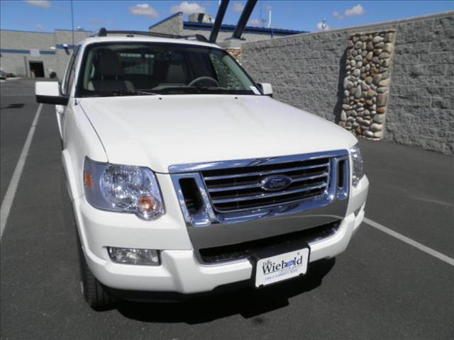 Ford Explorer Sport Trac 2010 photo 1