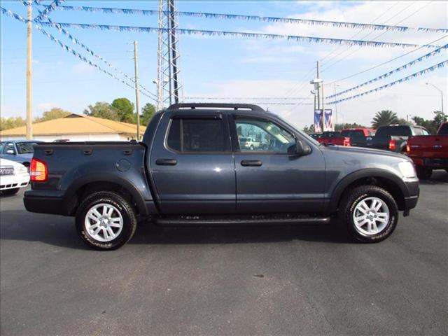 Ford Explorer Sport Trac 2010 photo 1