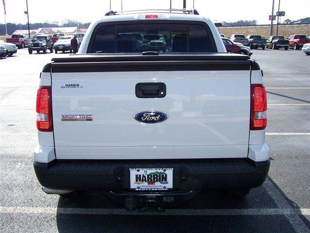 Ford Explorer Sport Trac 2010 photo 1