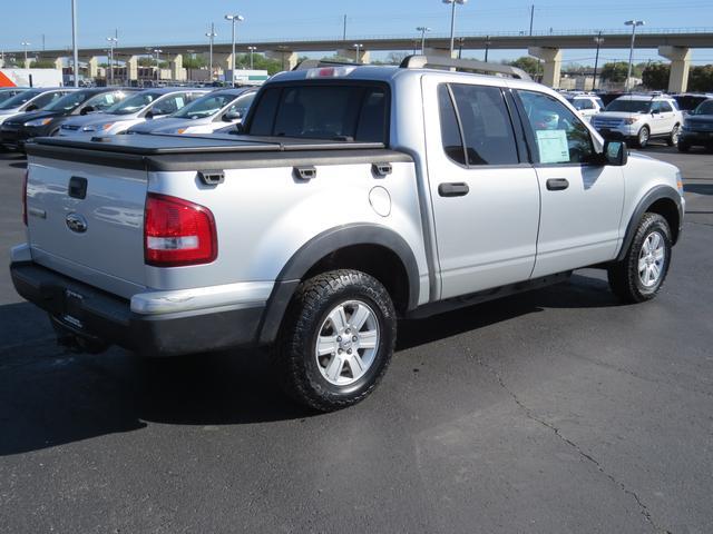 Ford Explorer Sport Trac 2010 photo 9