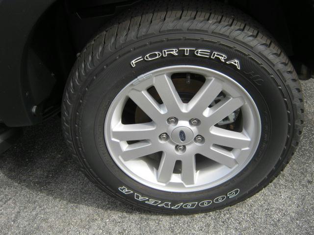 Ford Explorer Sport Trac 2010 photo 4
